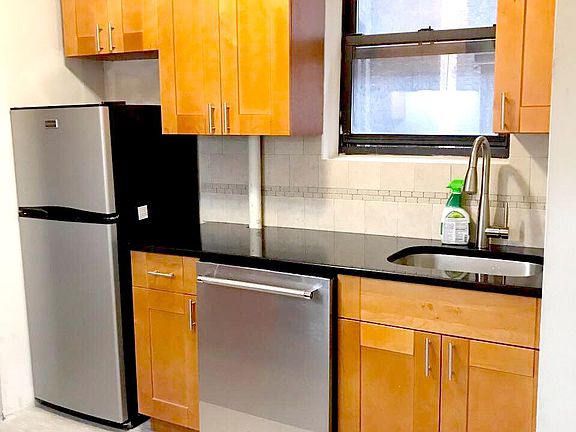 2nd image of 401 E 68th St APT 3B