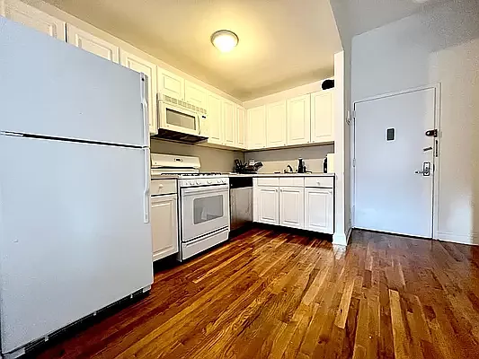 Rented by Keller Williams NYC | media 15