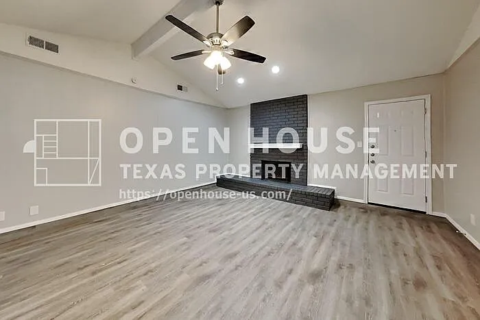 4300 Spring Hill Ln — Photo 3