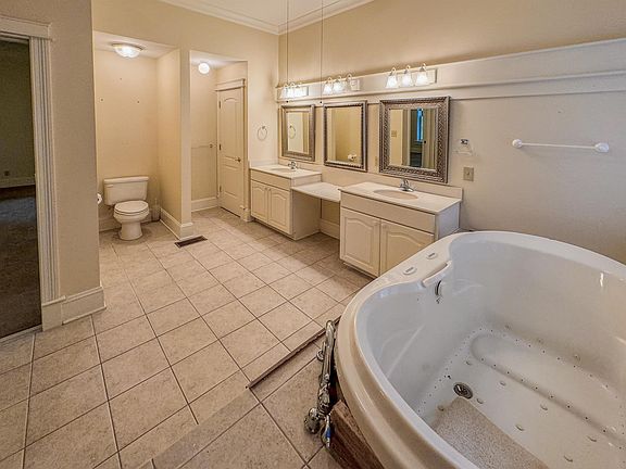 24th image of 3890 Ames Rd