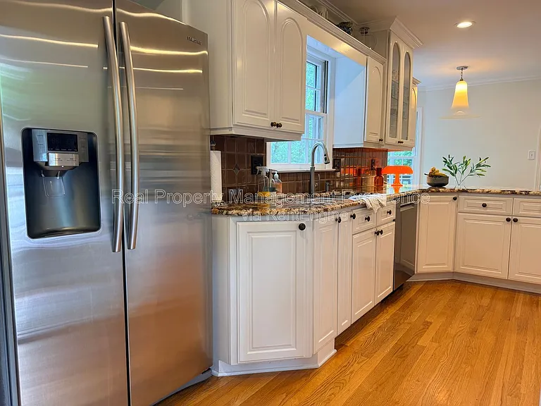1208 Nottingham Dr — Photo 10