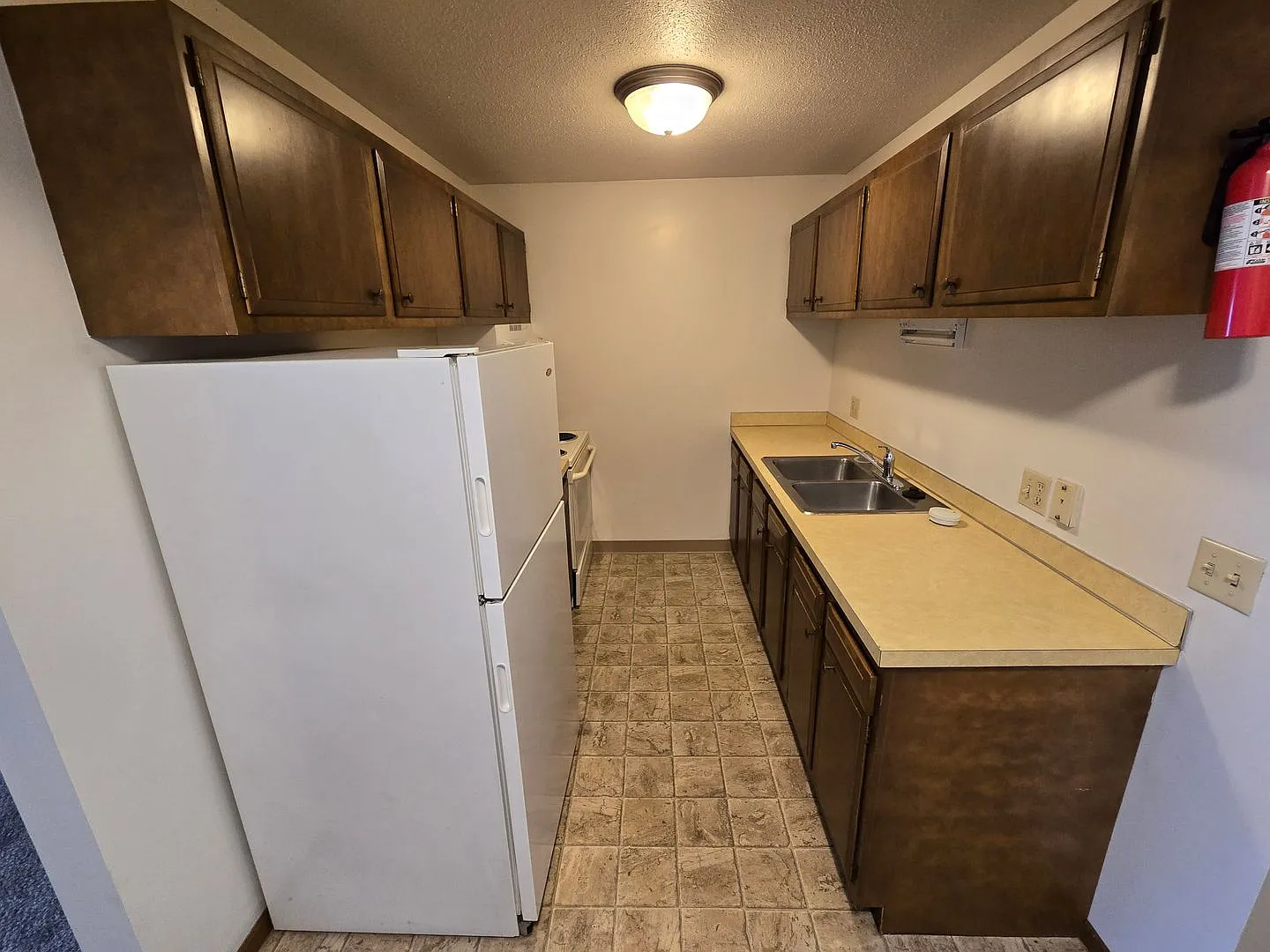 2108 N. Cotner Blvd Apartments — Photo 3