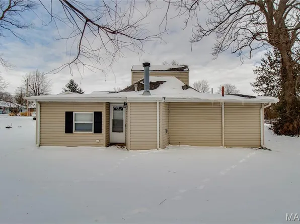 205 Jersey St, Brighton, IL 62012