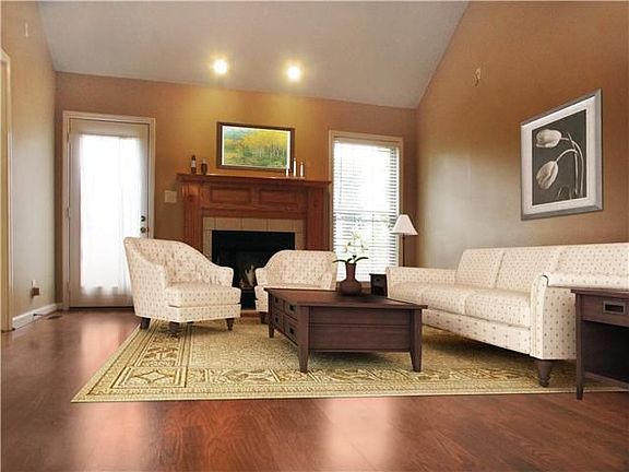 3rd image of 3321 Dabney Ln