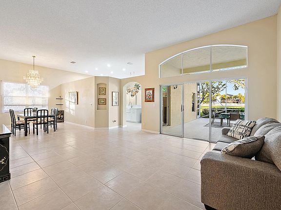 4th image of 6206 Indian Forest Circle