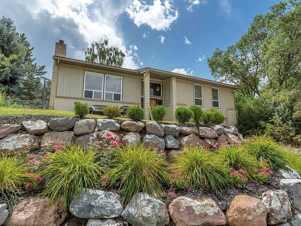 1st image of 2556 E Oak Creek Cir