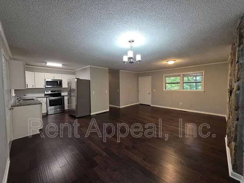 3 bed, 2.0 bath, 1200 sqft, $1,975 — Photo 3