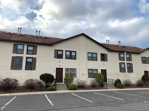 135 W Nyack Rd APT 125, Nanuet, NY 10954
