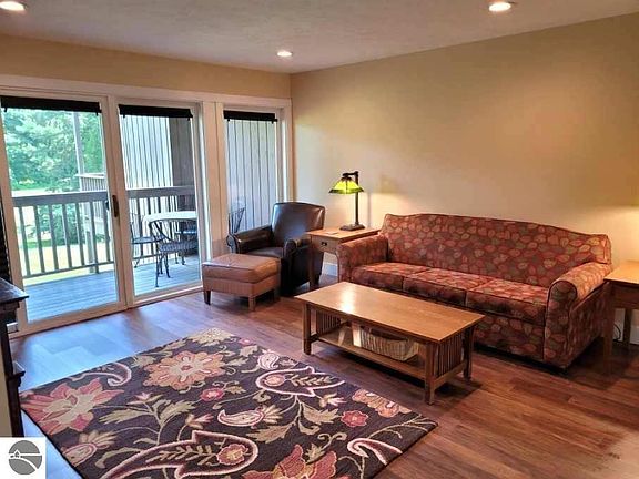 5th image of 5538 Golfview Ct