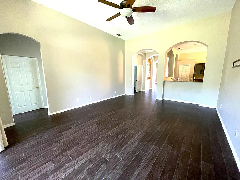 1600 Tailfeather Ct — Photo 12