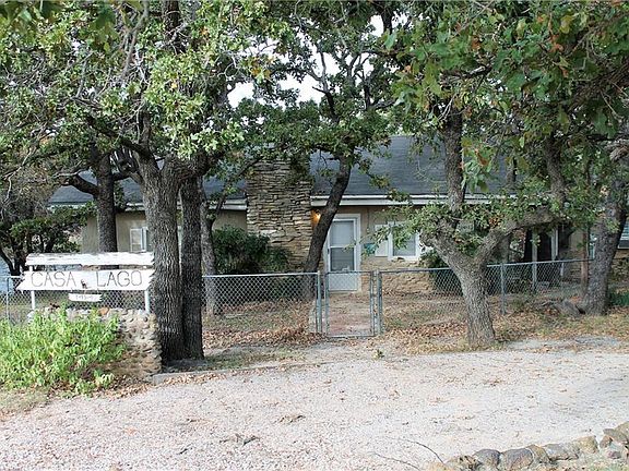 3rd image of 725 N Shore Dr