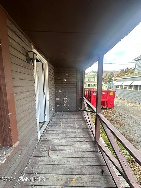 5th image of 14 Lincoln Street