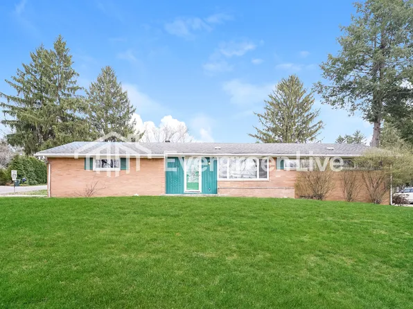 2449 55th St NE, Canton, OH 44721