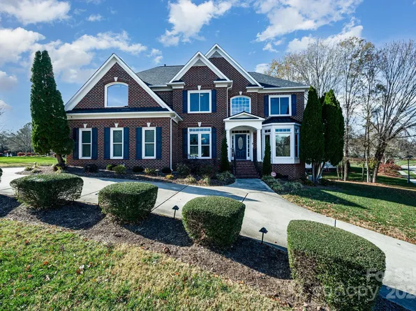 10927 Parkleigh Dr, Charlotte, NC 28262