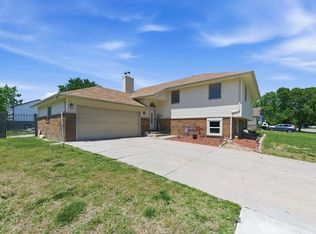 2213 N Forest Park St, Derby, KS 67037