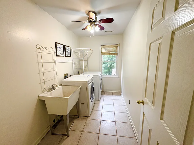 403 Dogwood Way — Photo 38