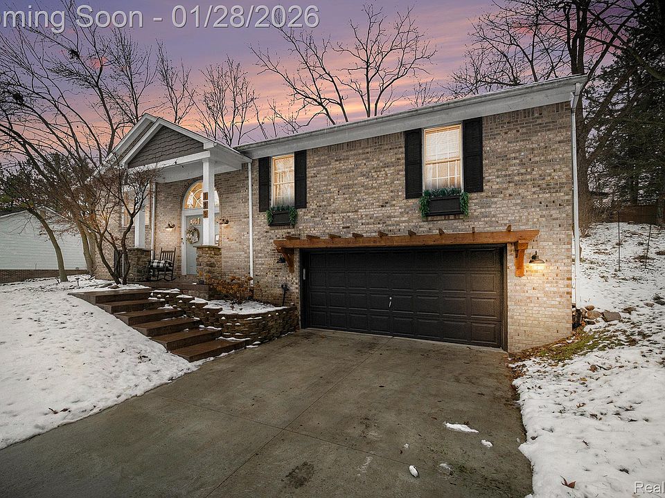 1st image of 129 Saline River Dr