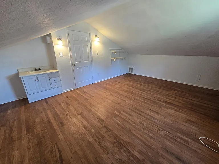 4602 Elwood Rd — Photo 2