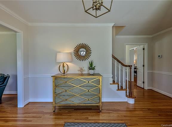 4th image of 3818 Larkston Dr