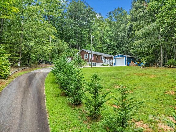 5th image of 479 Camp Hill Rd