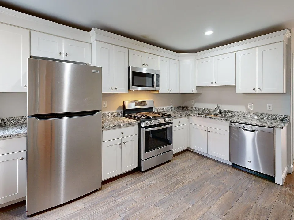 206 Princeton St #3