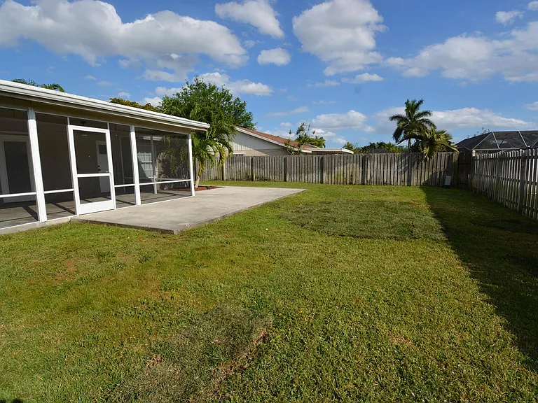 1379 Pinetta Cir — Photo 10