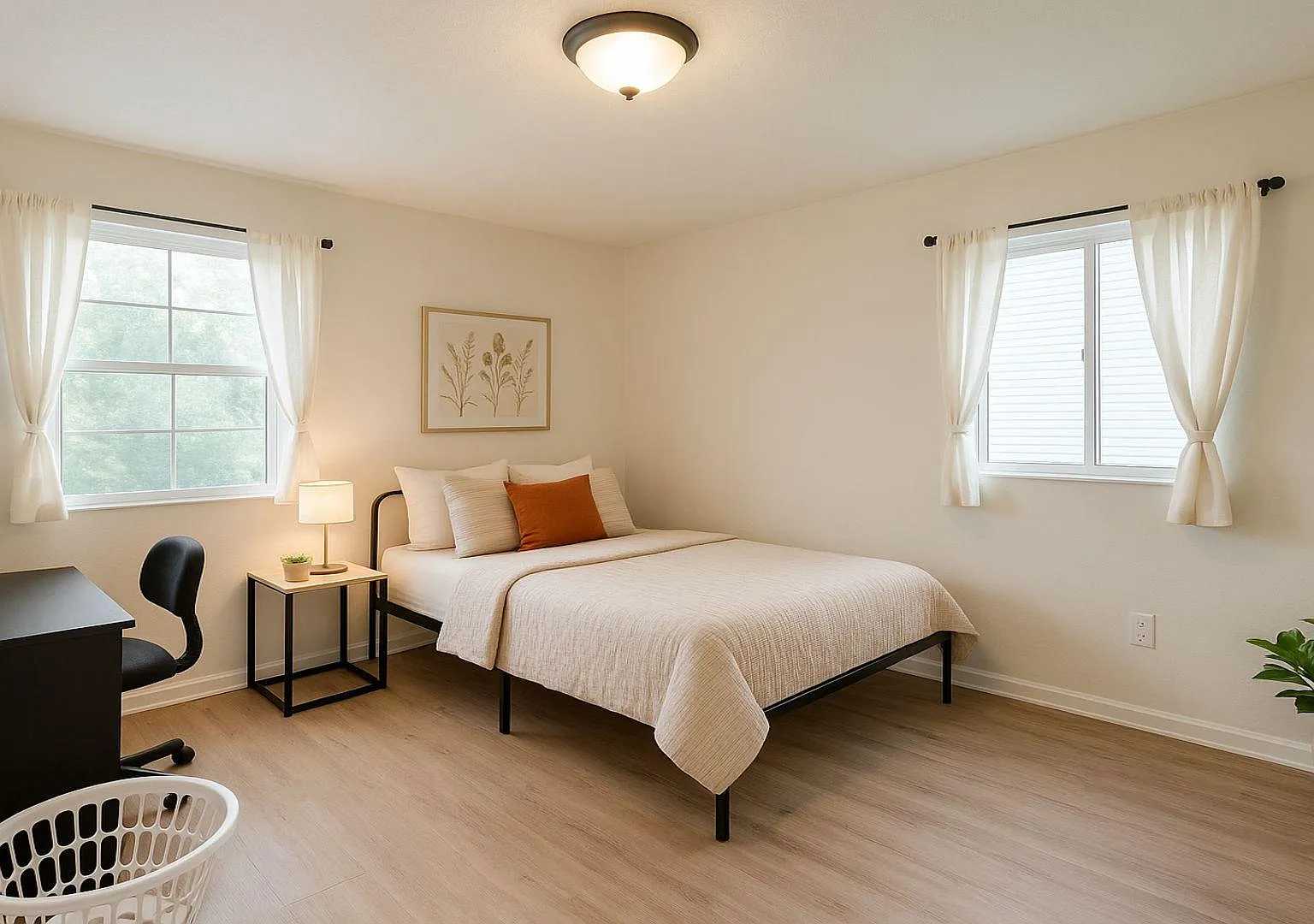 4 bed, 4.0 bath, 2068 sqft, $628 — Photo 1