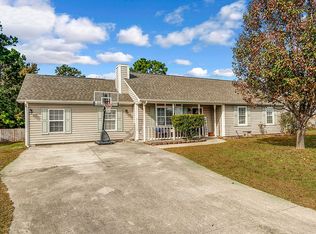 137 Glenwood Dr, Hubert, NC 28539