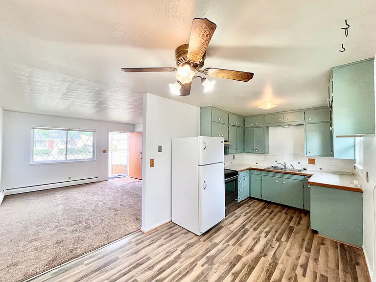 1406 S Douglas Ave — Photo 4