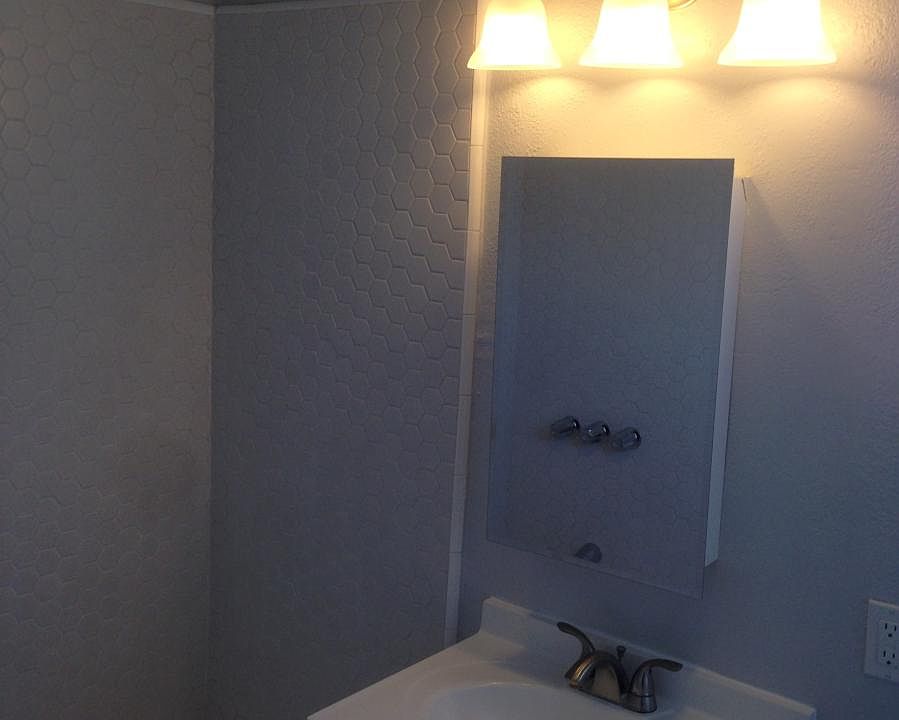 2nd image of 6217 1/2 S Victoria Ave