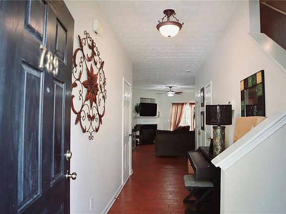 3rd image of 789 Celeste Ln SW