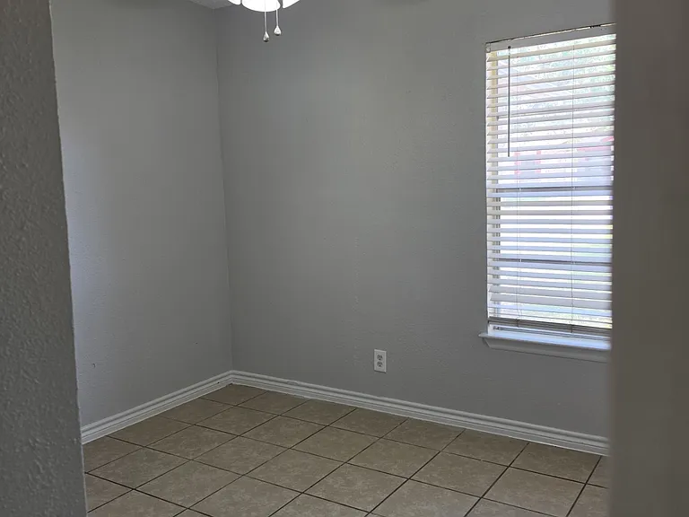 10562 Bounty Dr — Photo 6