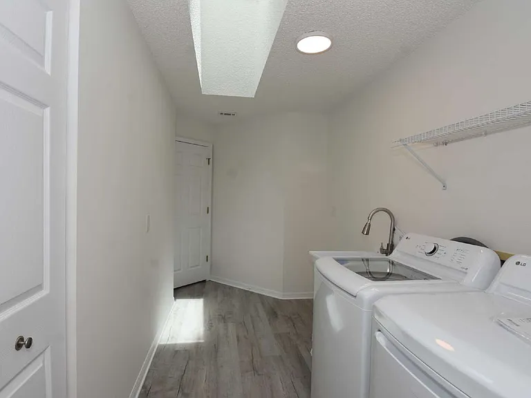 33 Poinsettia Ln — Photo 43
