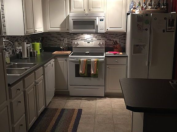 4th image of 328 Lucille Dr
