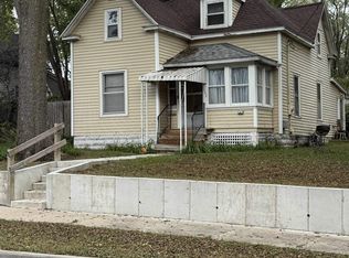 1002 Mobile St, Waterloo, IA 50703