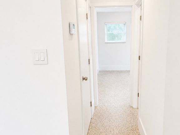 5th image of 34 SE 1st Ave APT B