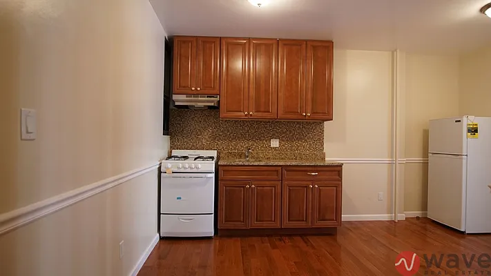 Rented by Wave Real Estate Group | media 12