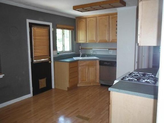 5th image of 3092 S Crescent Dr