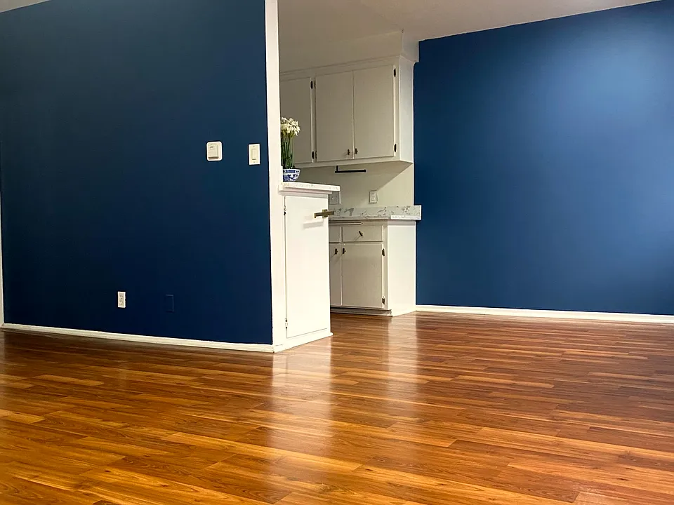 911 N Harper Ave #2