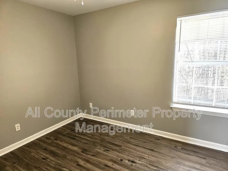 1855 Carrington Dr — Photo 8