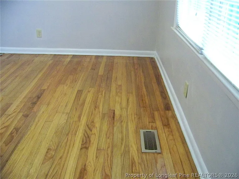 320 Bandera Dr — Photo 2