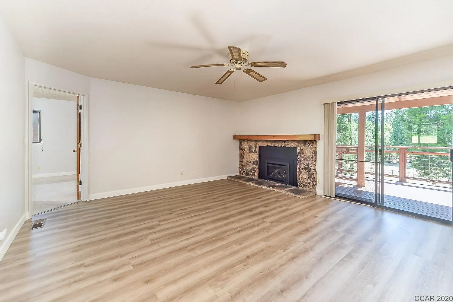 1543 Sandalwood Dr photo 1