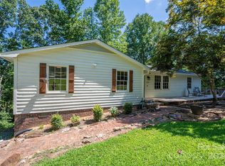 219 Rustic Hills Cir, Bessemer City, NC 28016