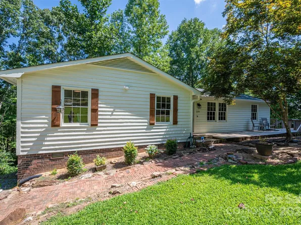 219 Rustic Hills Cir, Bessemer City, NC 28016