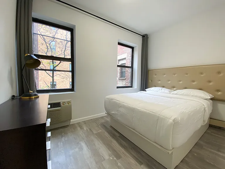 407 W 51st St #4F — Photo 6