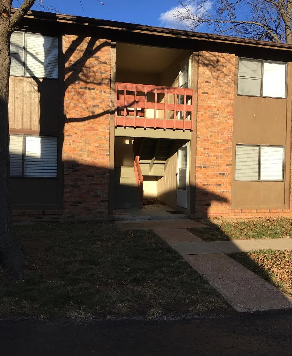 2624 Sierra Dr — Photo 1