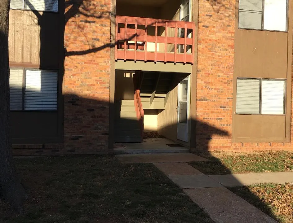 2624 Sierra Dr