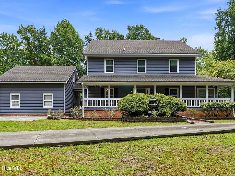 1st image of 305 Grovediere Lane
