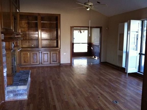 4th image of 1727 Plantation Dr