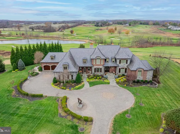 22665 Creighton Farms Dr, Leesburg, VA 20175